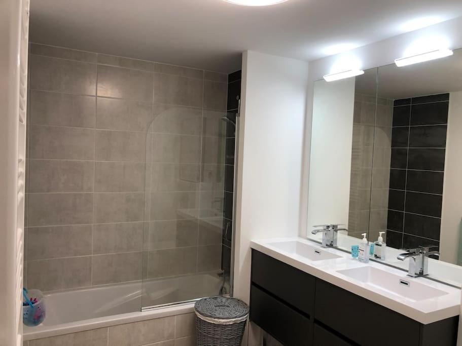 Sainte Maxime - Superbe Appartement Neuf Classe 4 Etoiles Ngoại thất bức ảnh