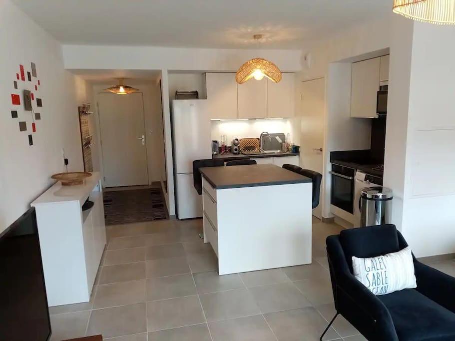 Sainte Maxime - Superbe Appartement Neuf Classe 4 Etoiles Ngoại thất bức ảnh